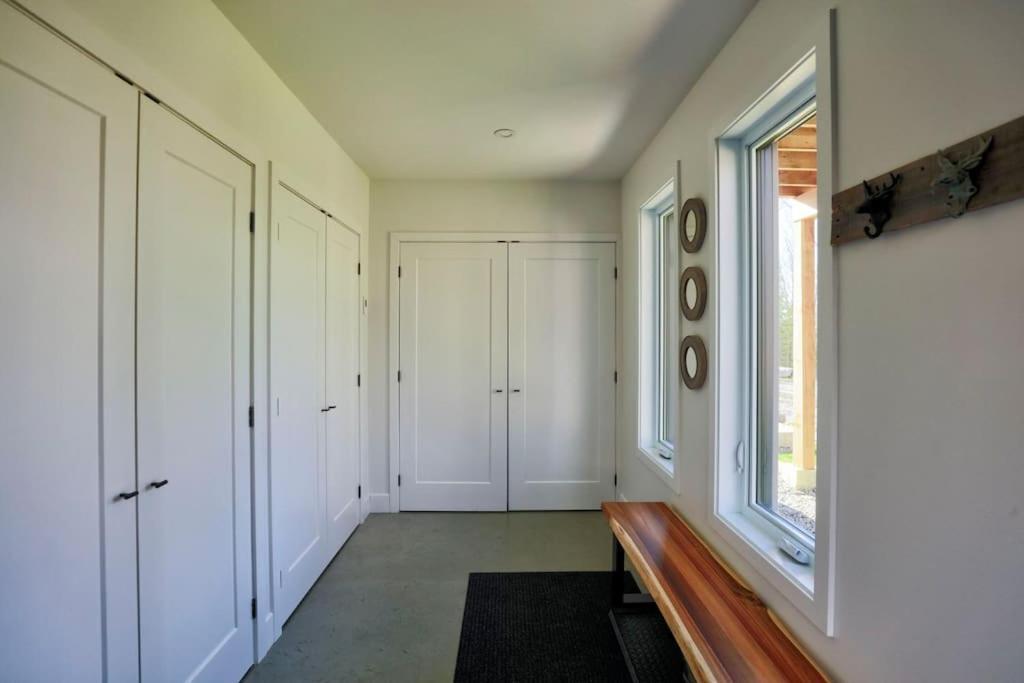 Chalet Woodpecker Lodge - Chaleureux Avec Foyer. Orford 외부 사진