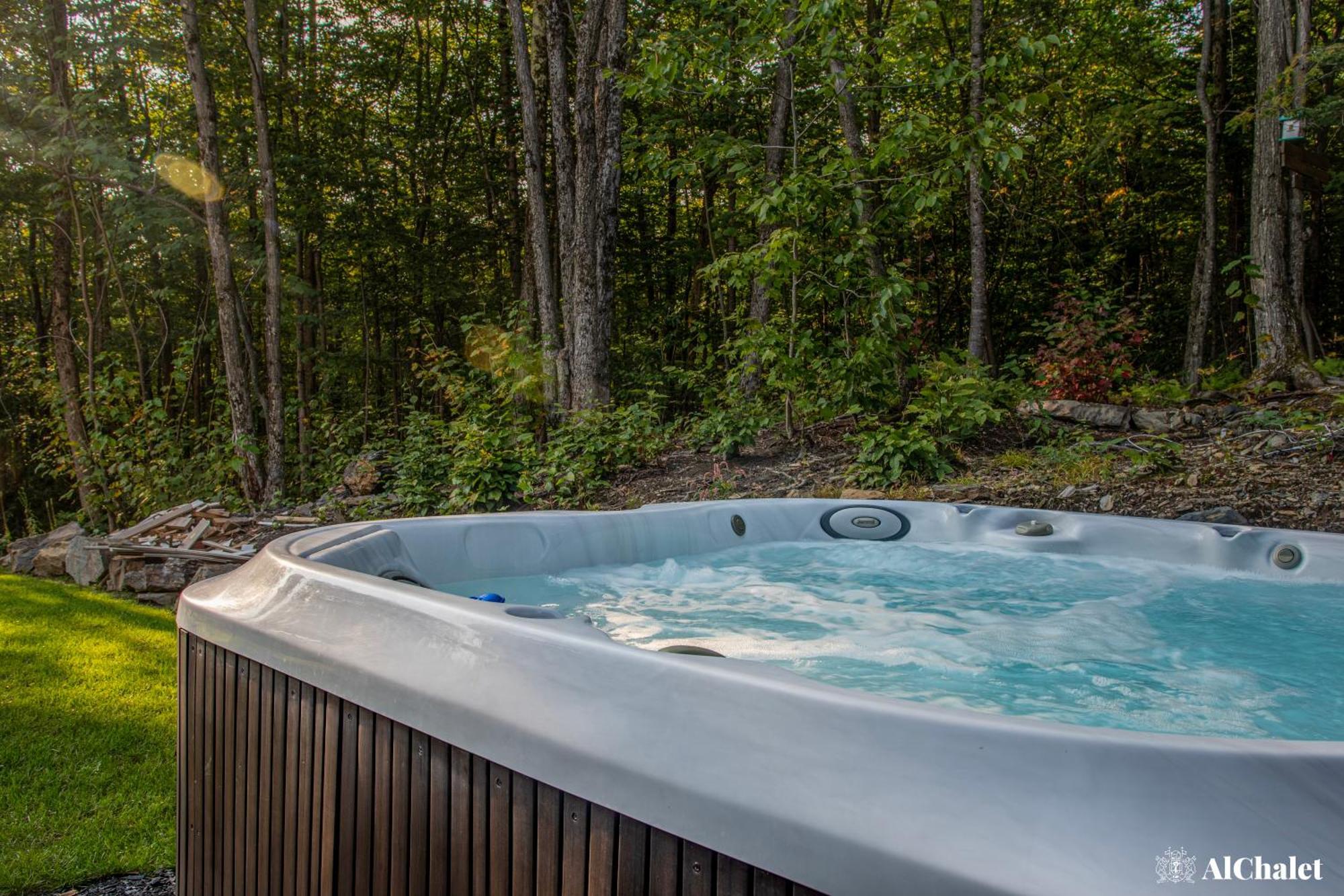 Chalet Woodpecker Lodge - Chaleureux Avec Foyer. Orford 외부 사진